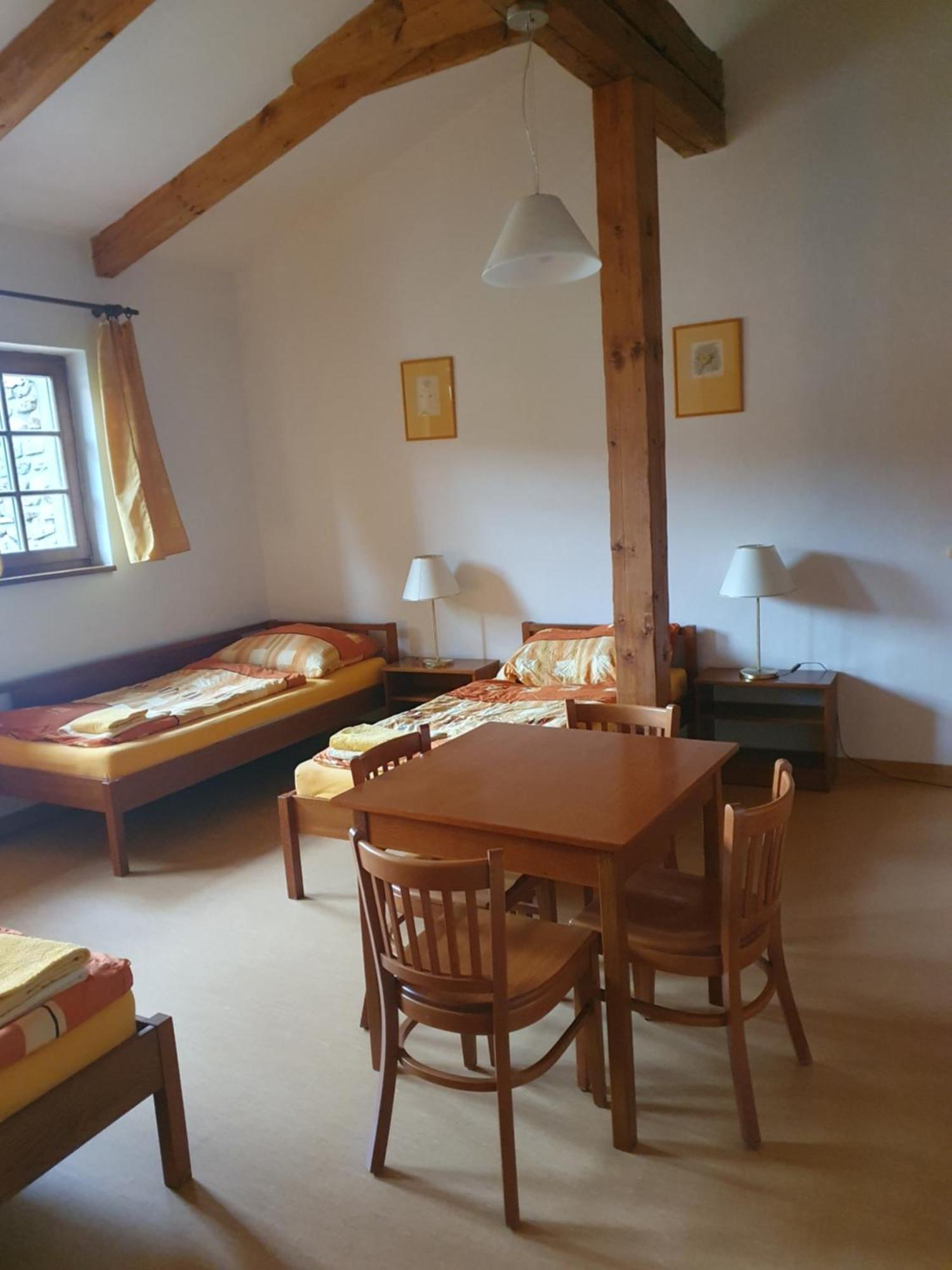 Hotelovy A Jezdecky Areal Dvur Krutenice Exterior photo